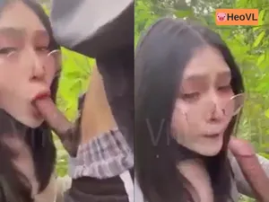 đi dã ngoại tiện phang bạn gái ở trong rừng